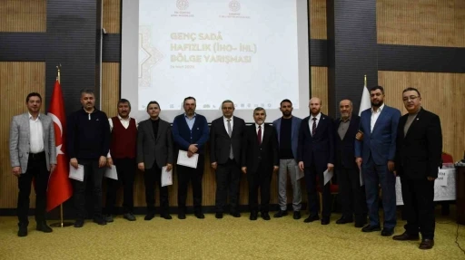 Eskişehir&rsquo;de gen&ccedil; hafızlar b&ouml;lge finali i&ccedil;in yarıştı

