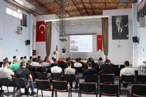 Eskişehir&rsquo;de h&uuml;k&uuml;ml&uuml;lere tahliye &ouml;ncesi denetimli serbestlik semineri
