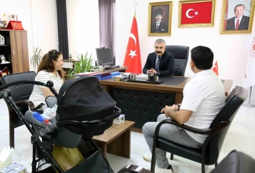 Eskişehir&rsquo;de koruyucu aile hizmetiyle bir &ccedil;ocuk daha sıcak yuvaya kavuştu
