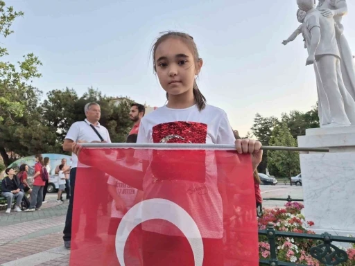 Eskişehir&rsquo;de miniklerden 15 Temmuz&rsquo;da anlamlı Sancak Koşusu
