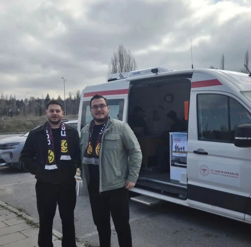 Eskişehir&rsquo;de mobil sigara bıraktırma aracı taraftarla buluştu
