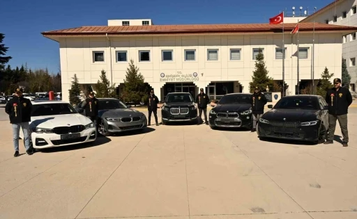 Eskişehir&rsquo;de oto hırsızlığı &ccedil;etesi &ccedil;&ouml;kertildi: 11 g&ouml;zaltı
