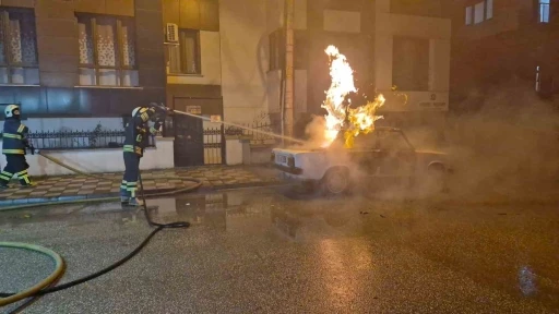 Eskişehir&rsquo;de park halindeki LPG&rsquo;li ara&ccedil; k&uuml;le d&ouml;nd&uuml;
