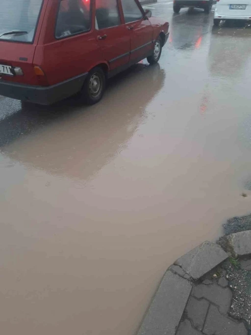 Eskişehir&rsquo;de sağanak yolları g&ouml;le &ccedil;evirdi
