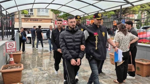 Eskişehir&rsquo;de silahlı kavga olayının 2 ş&uuml;phelisi adliyeye &ccedil;ıkarıldı

