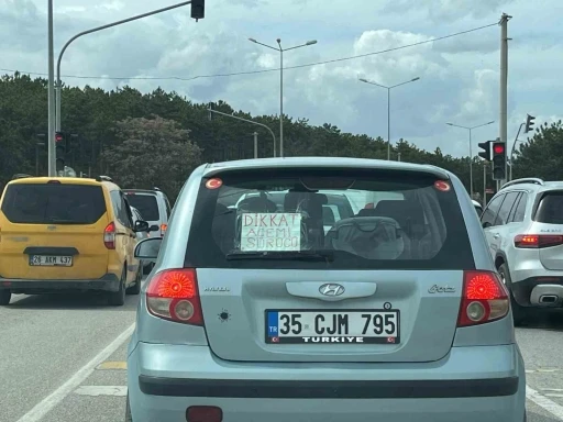 Eskişehir’de sürücünün aracına astığı not dikkat çekti
