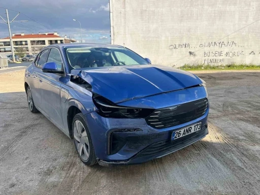 Eskişehir&rsquo;de trafik kazasında 2 &ccedil;ocuk yaralandı
