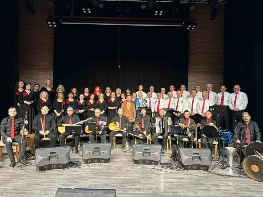 Eskişehir&rsquo;de &lsquo;T&uuml;rk&uuml;lerle ısınan gece&rsquo; &lsquo;T&uuml;rk Halk M&uuml;ziği Konseri&rsquo; yoğun ilgi g&ouml;rd&uuml;
