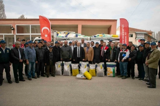 Eskişehir&rsquo;de &uuml;reticilere hise destekli yağlık ay&ccedil;i&ccedil;eği tohumu
