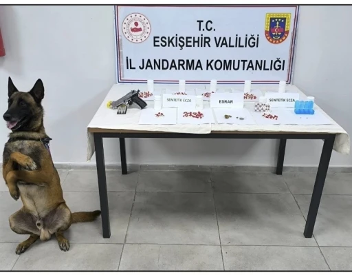 Eskişehir&rsquo;de uyuşturucu operasyonu, yakalanan 2 ş&uuml;pheliden 1&rsquo;i tutuklandı

