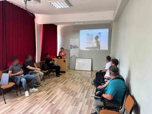 Eskişehir&rsquo;de y&uuml;k&uuml;ml&uuml;lere &rsquo;Uyuşturucuyla M&uuml;cadele&rsquo; semineri verildi
