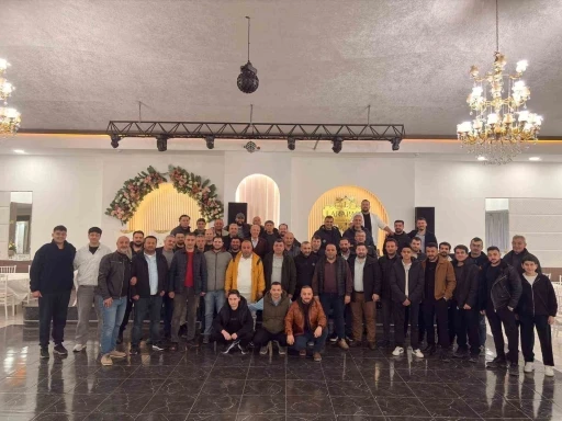 Eskişehir&rsquo;deki Emirdağlı gen&ccedil;ler iftarda buluştu
