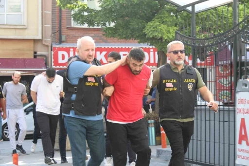 Eskişehir’deki silahlı saldırının şüphelileri hakim karşısında

