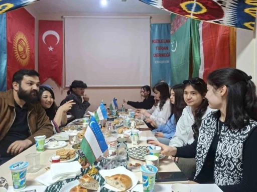 Eskişehir&rsquo;deki &uuml;niversitelerde okuyan &Ouml;zbekistanlı &ouml;ğrenciler iftar programında buluştu
