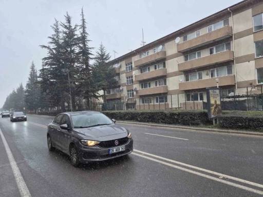 Eskişehir&rsquo;e kar geri d&ouml;nd&uuml;
