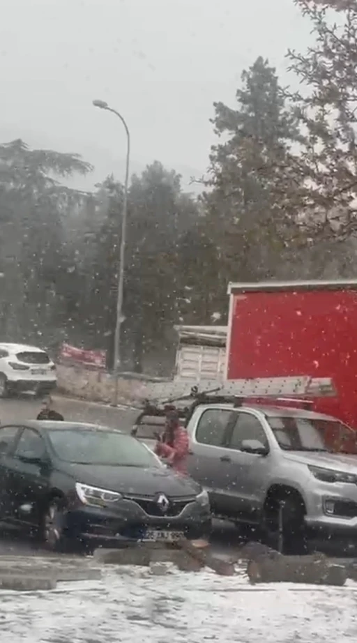 Eskişehir&rsquo;e nisan ayında kar s&uuml;rprizi
