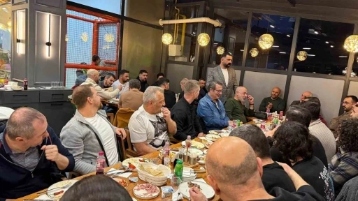 Eskişehir G&uuml;reş İl Temsilciliği ailesi iftarda buluştu
