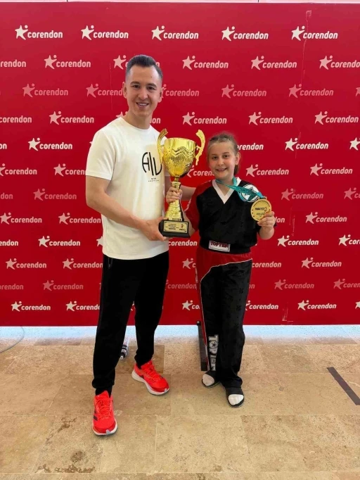 Eskişehir&rsquo;i temsil eden kick boks sporcularından uluslararası başarı
