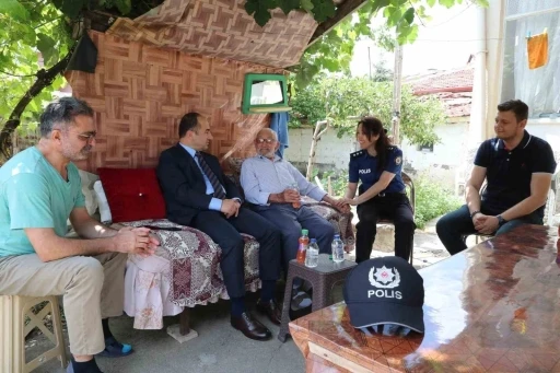 Eskişehir İl Emniyet M&uuml;d&uuml;r&uuml; Yılmaz&rsquo;dan şehit babasına anlamlı ziyaret
