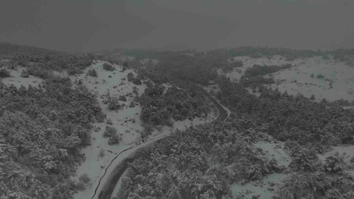 Eskişehir&rsquo;in y&uuml;ksek rakımlı dağlarının karla kaplı hali havadan g&ouml;r&uuml;nt&uuml;lendi
