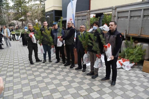 Eskişehir Orman B&ouml;lge M&uuml;d&uuml;rl&uuml;ğ&uuml;&rsquo;nden fidan dağıtımı
