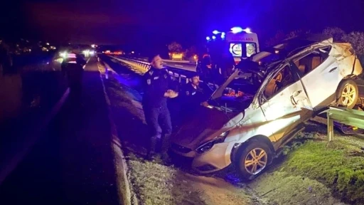 Eskişehir Yolu &uuml;zerinde meydana gelen trafik kazasında aynı aileden iki kişi yaşamını yitirirken, &uuml;&ccedil; kişi yaralandı
