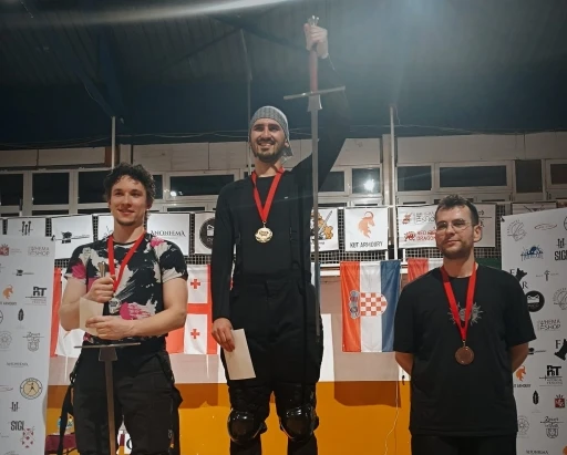 Eskişehirli sporcu, uzun kılı&ccedil; kategorisinde 3. oldu
