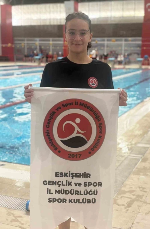 Eskişehirli yüzücü Aybike Tekin Türkiye Karmasına seçildi
