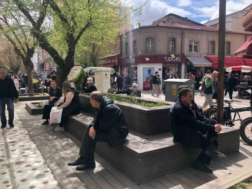 Eskişehirliler bayram sonrası açan havayı fırsat bildi
