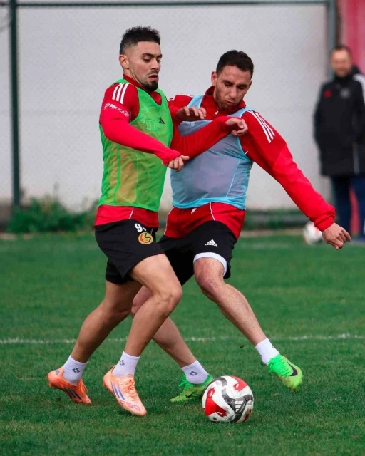 Eskişehirspor, Ayvalıkg&uuml;c&uuml; Belediyespor ma&ccedil;ı i&ccedil;in hazırlanıyor
