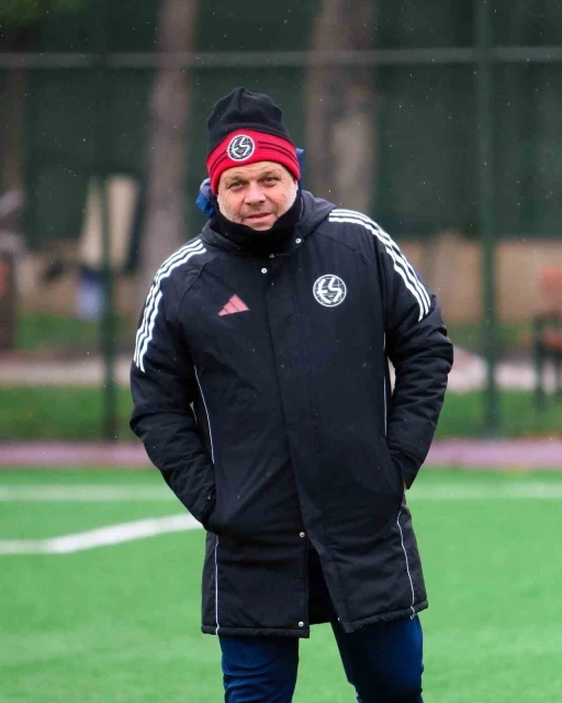 Eskişehirspor, Ayvalıkg&uuml;c&uuml; Belediyespor ma&ccedil;ının hazırlıklarını s&uuml;rd&uuml;rd&uuml;
