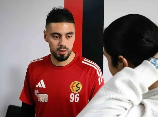 Eskişehirspor oyuncuları, koruma altındaki &ccedil;ocuklarla bir araya geldi
