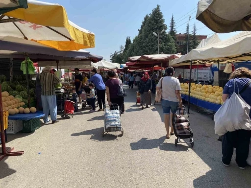 Esnaf Çarşamba Pazarı’nın taşınmasını istemiyor
