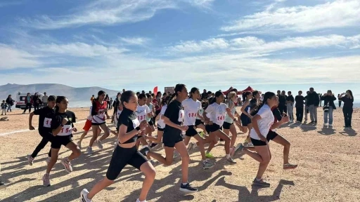 Eşref Aydın Bölgesel Kros Ligi Yarışları Niğde’de gerçekleşti
