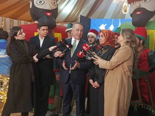 Eşref Ziya Sultangazi&rsquo;de ezgileriyle g&ouml;n&uuml;llere dokundu
