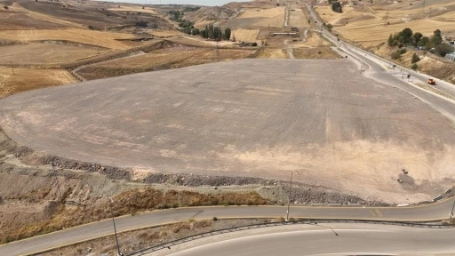 Etimesgutlulardan ’tır parkı projesi’ tepkisi: &quot;Erdal Beşikçioğlu rantçı arıyorsa aynaya baksın&quot;
