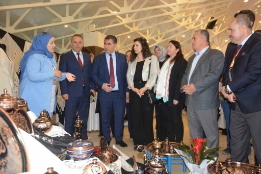 Ev kadınları, sanatın kadınları oldu: Yüzlerce el emeği ürün açılan sergiyle görücüye çıktı
