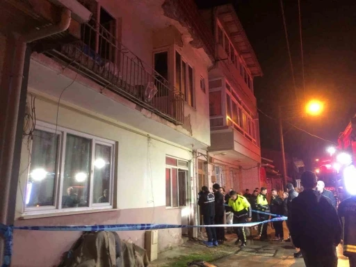 Evde çıkan yangında 3 aylık bebek ve 4 yaşındaki çocuk hayatını kaybetti
