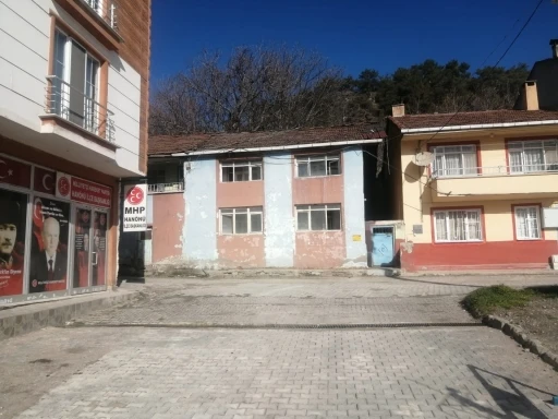 Evinde baygın halde bulunan kadın hastanede hayatını kaybetti

