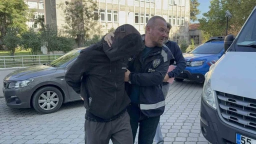 Evinde uyuşturucu ele geçirilen şahıs adliyeye sevk edildi
