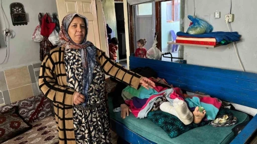 Evini su bastı, kurtulmaya &ccedil;alışırken d&uuml;ş&uuml;p ayağını kırdı
