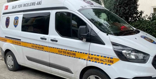 Evinin balkonunda &ouml;l&uuml; bulundu
