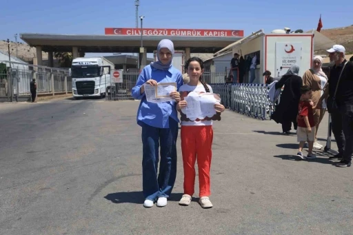 Evlatları karnelerini alan Suriyeli aileler ülkelerine dönüyorlar
