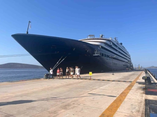 Bodrum Limanı'nda Lüks Misafir