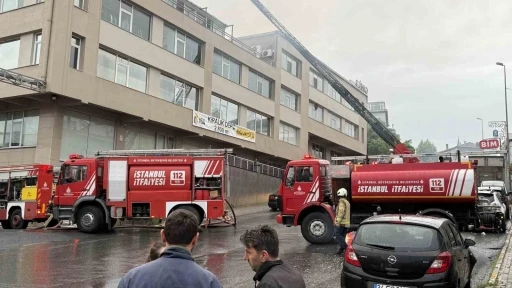 Eyüpsultan’da tekstil fabrikasında yangın paniği
