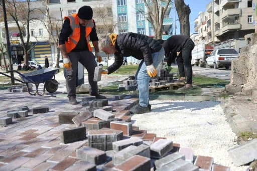 Eyy&uuml;biye&rsquo;de yol ve parklar yenileniyor
