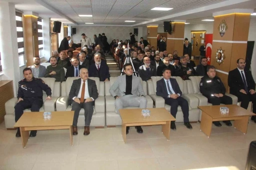 Ezanı g&uuml;zel okumak i&ccedil;in yarıştılar
