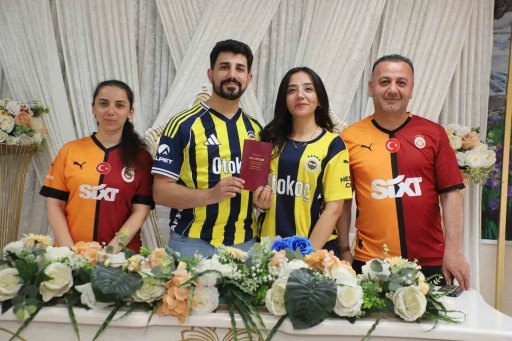 Ezeli rekabet nikah salonunda dostluğa d&ouml;n&uuml;şt&uuml;
