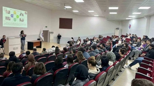 Ezine&rsquo;de jandarmadan &uuml;niversite &ouml;ğrencilerine bilgilendirme
