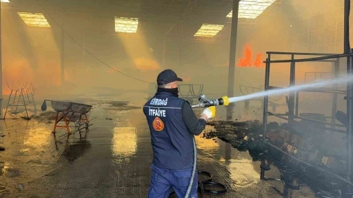 Fabrika yangını kontrol altına alındı
